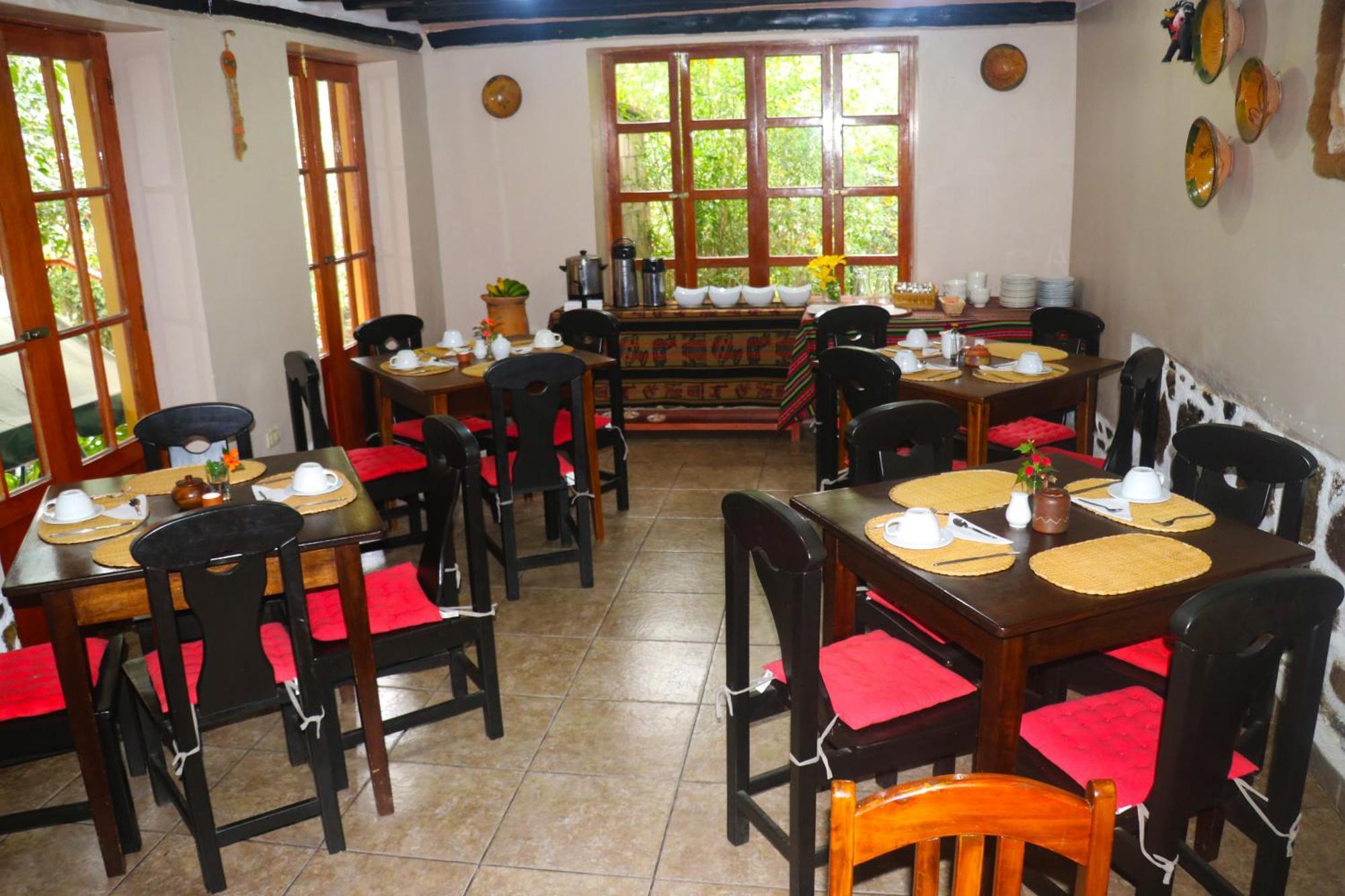 Wayras Hostal Ollantaytambo Exterior photo
